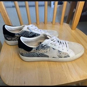 Vintage Havana low top sneakers 8.5